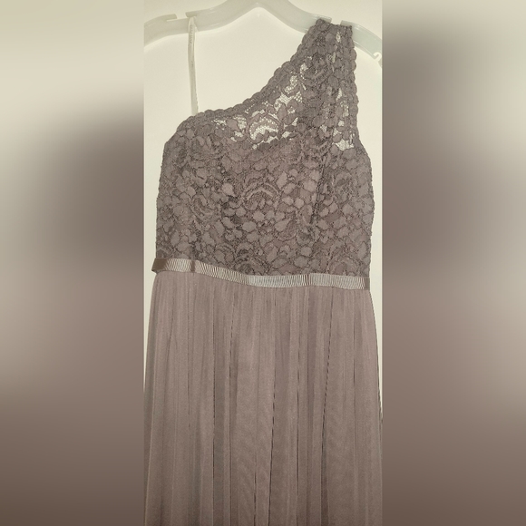 David's Bridal Bridesmaids dress. Size 4. - Picture 1 of 5